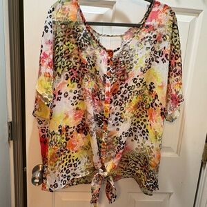 Plus size Women’s Vibrant Leopard Print 2x top